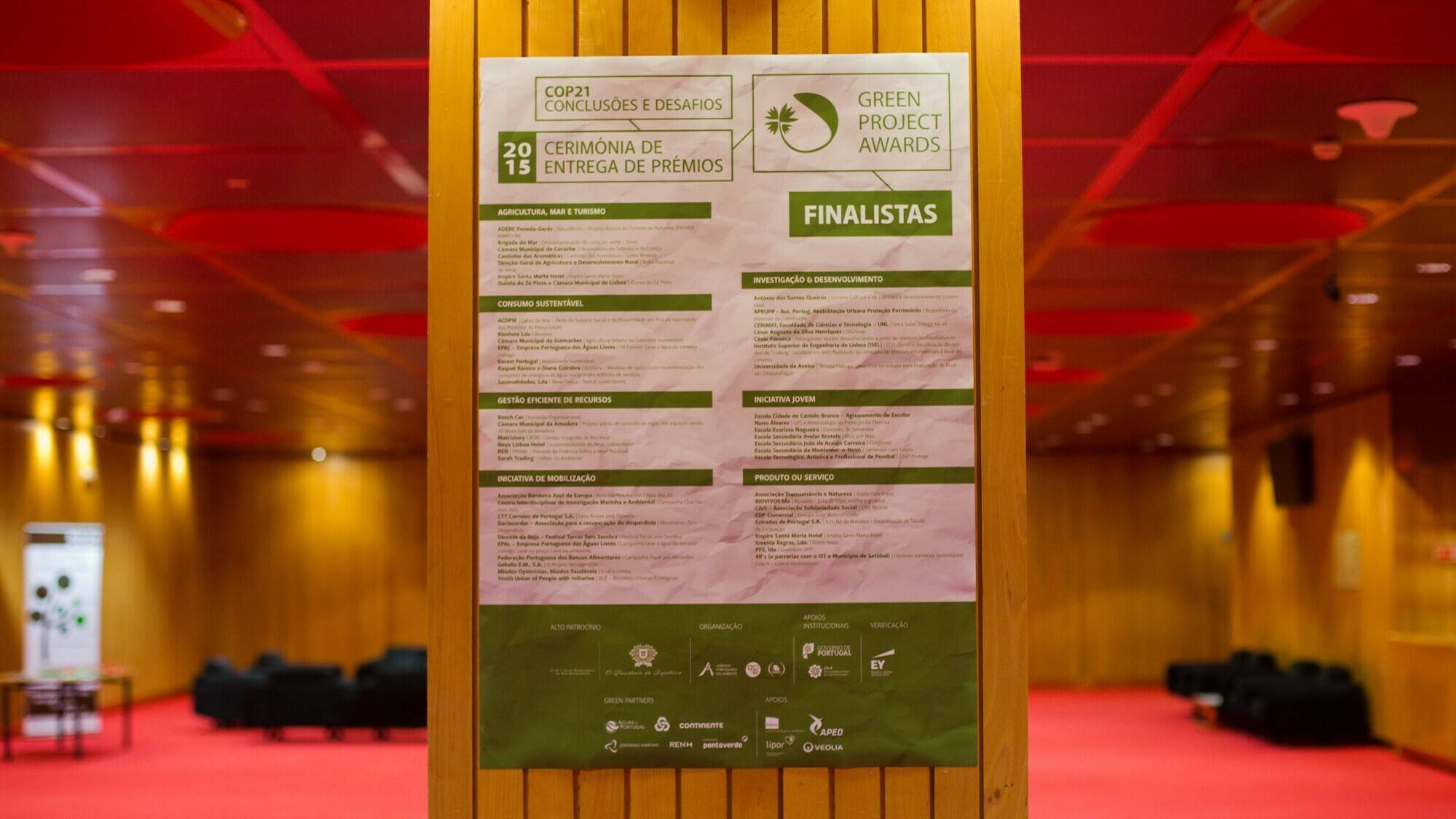 GPA0003|Entrega de premio, Eduardo Diniz, Manuela Cordeiro, Nuno Lacasta|Logo-MINT (1)